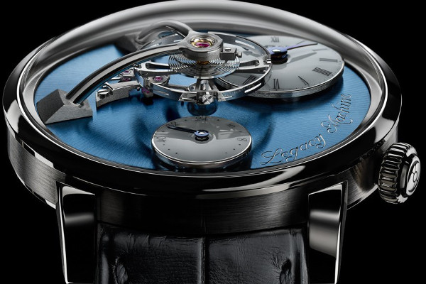 MB&F Legacy Machine 02pub