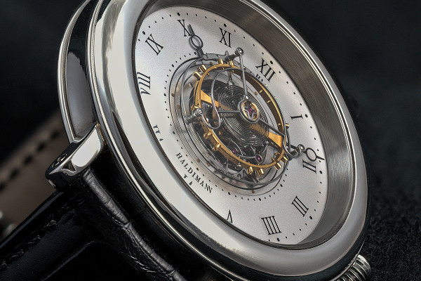 H1 Flying Central Tourbillon01pub